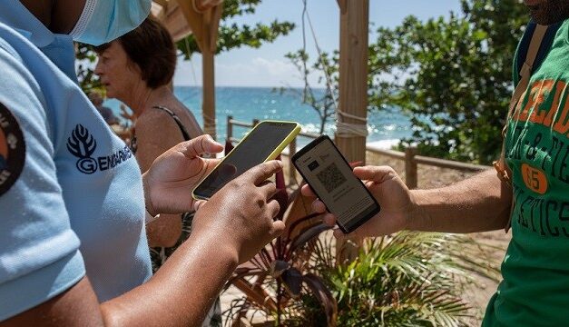 Les sénateurs des Antilles-Guyane votent majoritairement pour le passe vaccinal